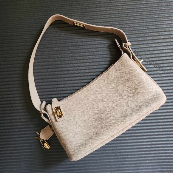 😍VERAFIED - 😍NWOT 😍Gold Beige Hobo Bag - Picture 2 of 15